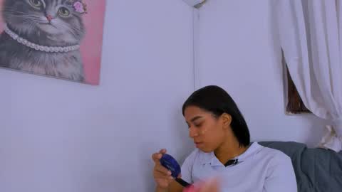 Snapshot of fernanda_brown01 chatting on 4, 10, 2025 Fernanda online show from 4, 10, 2025