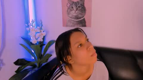 Snapshot of fernanda_brown01 chatting on 18, 10, 2025 Fernanda online show from 18, 10, 2025