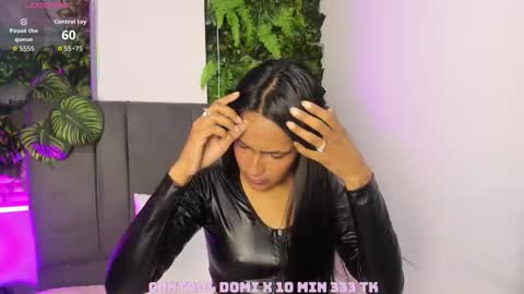 Snapshot of fernanda_liie_ chatting on 29, 10, 2025 fernanda_liie_ online show from 29, 10, 2025