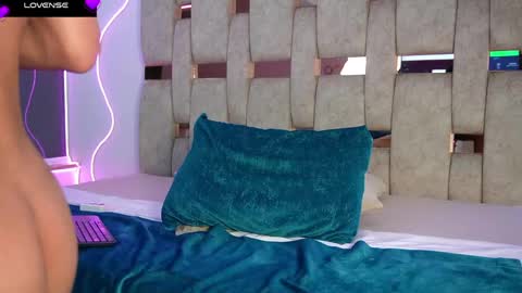 Snapshot of fernanda_thail_ chatting on 8, 4, 2026 fernanda_thail_ online show from 8, 4, 2026