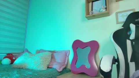 Fernanda Diaz online show from 5, 3, 2025