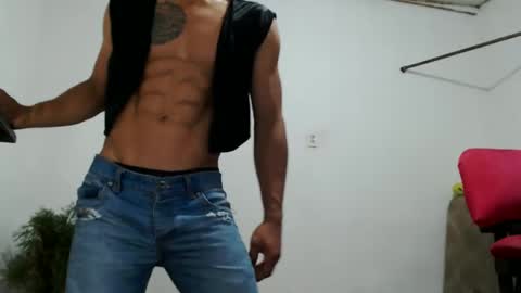 Snapshot of fernandez_latinblack chatting on 2, 12, 2024 fernandez_latinblack online show from 2, 12, 2024