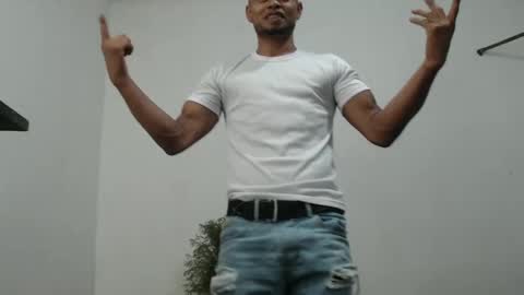 Snapshot of fernandez_latinblack chatting on 6, 1, 2025 fernandez_latinblack online show from 6, 1, 2025