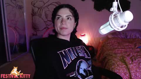 CiCi  online show from 8, 1, 2025