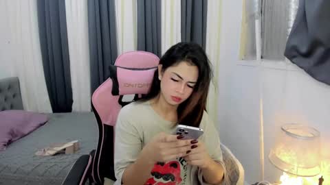 Jade online show from 7, 12, 2024