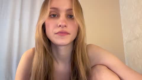 Snapshot of fflloowweerr chatting on 8, 12, 2024 Lisa online show from 8, 12, 2024