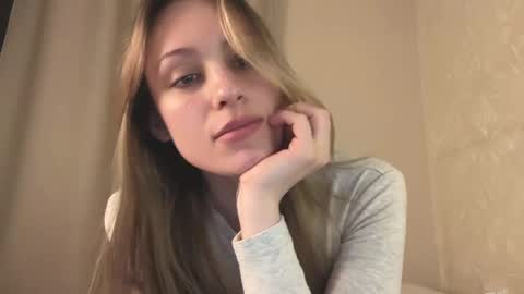 Snapshot of fflloowweerr chatting on 3, 3, 2025 Lisa online show from 3, 3, 2025