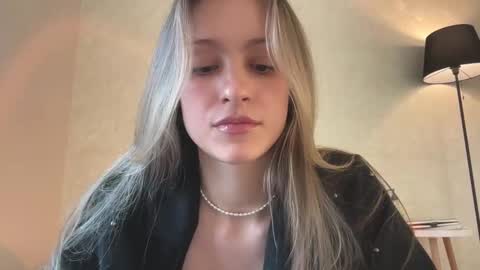 Snapshot of fflloowweerr chatting on 12, 3, 2025 Lisa online show from 12, 3, 2025