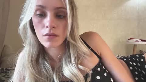 Snapshot of fflloowweerr chatting on 10, 9, 2025 Lisa online show from 10, 9, 2025