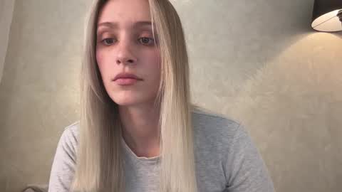 Snapshot of fflloowweerr chatting on 19, 10, 2025 Lisa online show from 19, 10, 2025