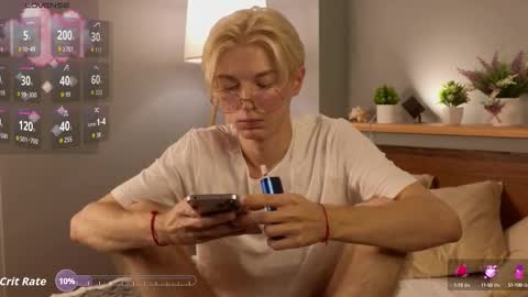 Snapshot of fiachand chatting on 25, 9, 2025 Thomas online show from 25, 9, 2025