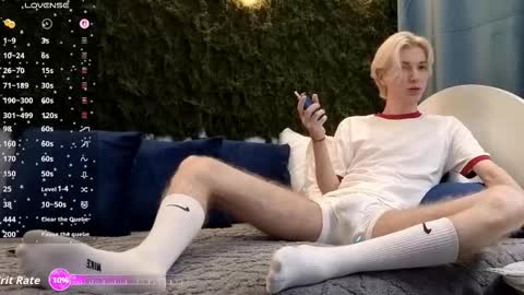 Snapshot of fiachand chatting on 2, 12, 2025 Thomas online show from 2, 12, 2025