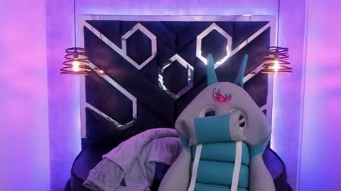   online show from 11, 1, 2025