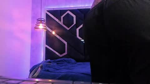   online show from 11, 1, 2025