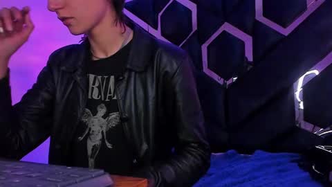   online show from 14, 1, 2025