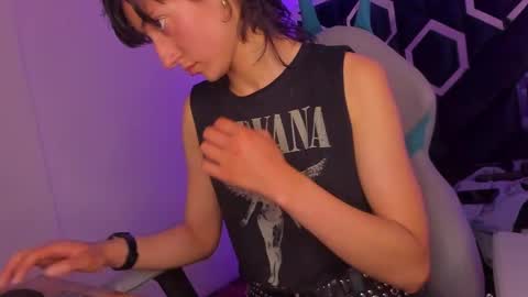   online show from 8, 2, 2025