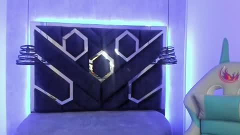   online show from 19, 2, 2025