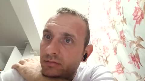 Snapshot of figonik chatting on 24, 10, 2025 Nick online show from 24, 10, 2025