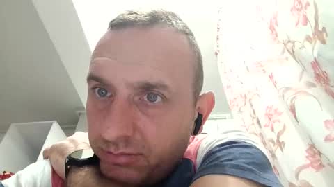 Snapshot of figonik chatting on 19, 11, 2025 Nick online show from 19, 11, 2025