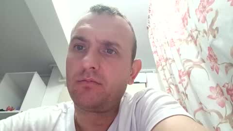 Snapshot of figonik chatting on 25, 11, 2025 Nick online show from 25, 11, 2025