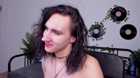 Snapshot of filldamon chatting on 22, 1, 2025 Honey Ill be waiting for you Tue Wed Thu Fri Sat Sun 10am-5pm online show from 22, 1, 2025