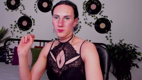 Snapshot of filldamon chatting on 2, 2, 2025 Honey Ill be waiting for you Tue Wed Thu Fri Sat Sun 10am-5pm online show from 2, 2, 2025