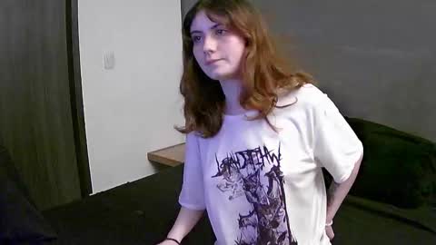 Snapshot of findiryts_2 chatting on 10, 10, 2025 Alice and Max online show from 10, 10, 2025