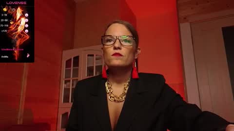 Snapshot of findom_lady_shine chatting on 4, 11, 2025 Lady online show from 4, 11, 2025