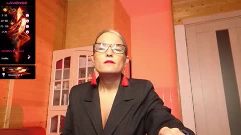 Snapshot of findom_lady_shine chatting on 8, 11, 2025 Lady online show from 8, 11, 2025