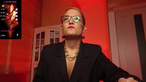 Snapshot of findom_lady_shine chatting on 26, 11, 2025 Lady online show from 26, 11, 2025