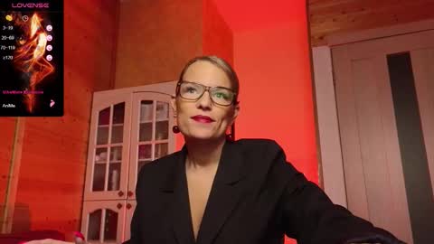 Snapshot of findom_lady_shine chatting on 15, 12, 2025 Lady online show from 15, 12, 2025