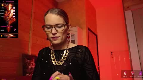 Snapshot of findom_lady_shine chatting on 14, 1, 2026 Lady online show from 14, 1, 2026