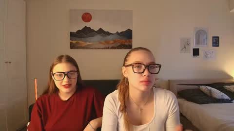 Snapshot of findweyout chatting on 12, 3, 2026 findweyout online show from 12, 3, 2026