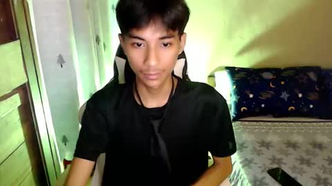 fineboii_rey18 online show from 11, 9, 2025