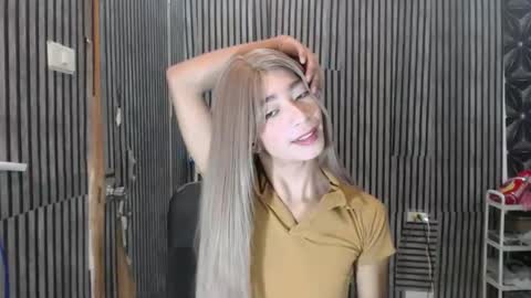 fiona908995 online show from 15, 5, 2026