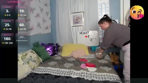 Snapshot of fionna_fineas chatting on 6, 11, 2025 Fionna online show from 6, 11, 2025