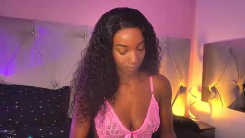 Snapshot of fiorelalenin chatting on 2, 2, 2026 Fiorela Lenin online show from 2, 2, 2026