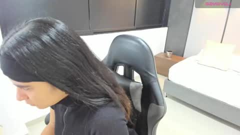 F I O R E L L A  online show from 22, 10, 2025