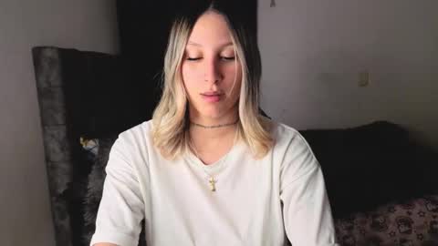 Snapshot of fiorella_up1 chatting on 1, 11, 2025 F I O R E L L A online show from 1, 11, 2025