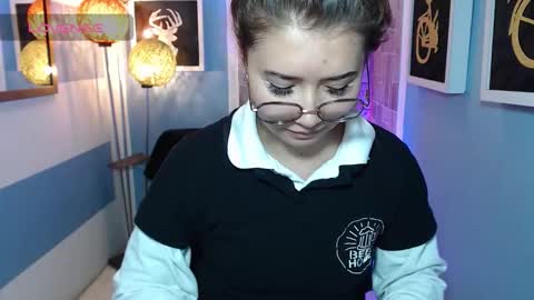 Fiorellaa online show from 15, 9, 2025