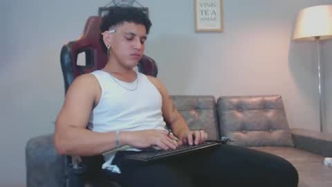 fire_boy69 online show from 21, 11, 2025