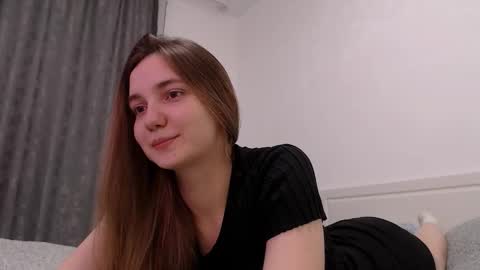 Snapshot of fireflies_fly_ chatting on 4, 12, 2025 fireflies_fly_ online show from 4, 12, 2025