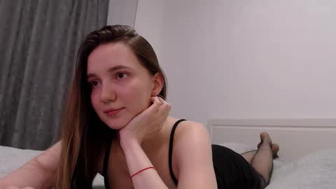 fireflies_fly_ online show from 6, 2, 2026