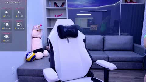 Snapshot of fitcougarcb chatting on 7, 10, 2025 Bianca online show from 7, 10, 2025