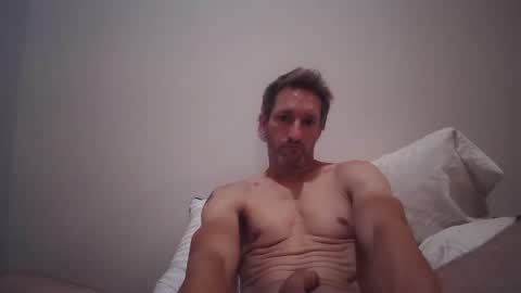 Snapshot of fitcut chatting on 2, 10, 2025 fitcut online show from 2, 10, 2025