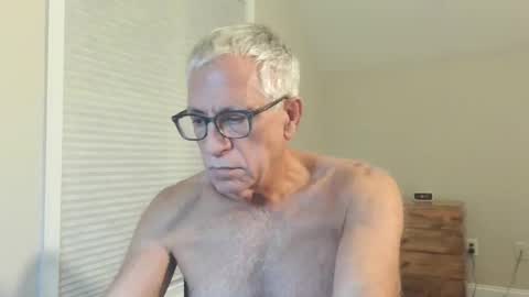 Snapshot of fitman999 chatting on 8, 10, 2025 Jon online show from 8, 10, 2025