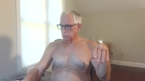 Snapshot of fitman999 chatting on 17, 10, 2025 Jon online show from 17, 10, 2025