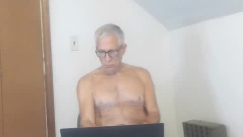 Snapshot of fitman999 chatting on 6, 11, 2025 Jon online show from 6, 11, 2025