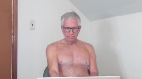 Snapshot of fitman999 chatting on 19, 12, 2025 Jon online show from 19, 12, 2025