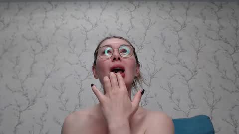 Snapshot of fitnesmilf chatting on 27, 12, 2024 xFitnessGirl online show from 27, 12, 2024